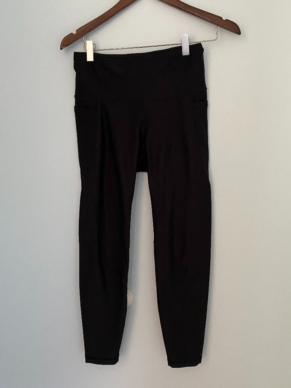 Old Navy Active Elevate (now called Powersoft) Go-Dry Legging 7/8 Length Medium